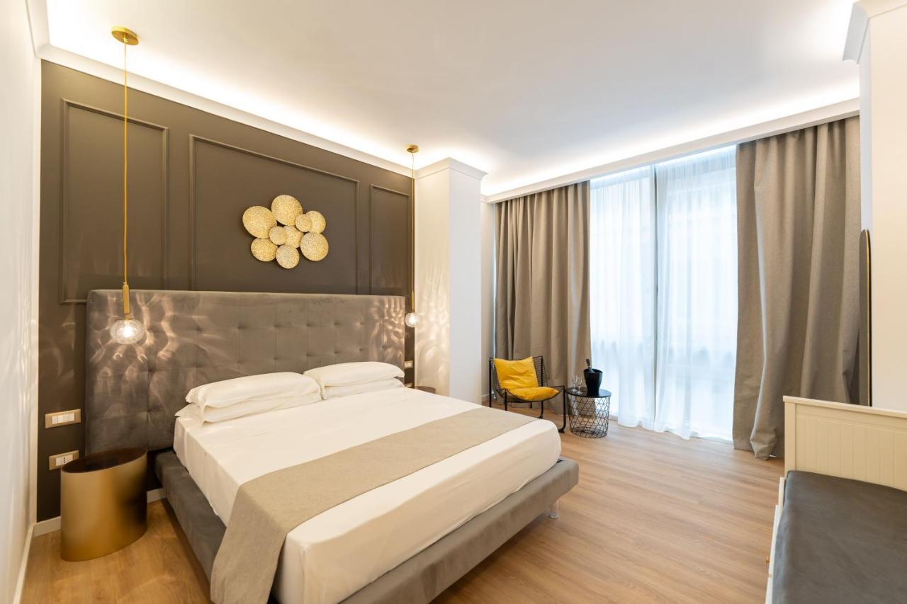 Toledo Relais Suites - By Pera Rooms Collection ナポリ エクステリア 写真
